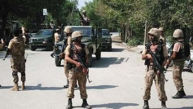 Pakistanda hərbi konvoya hücum - 12 ÖLÜ