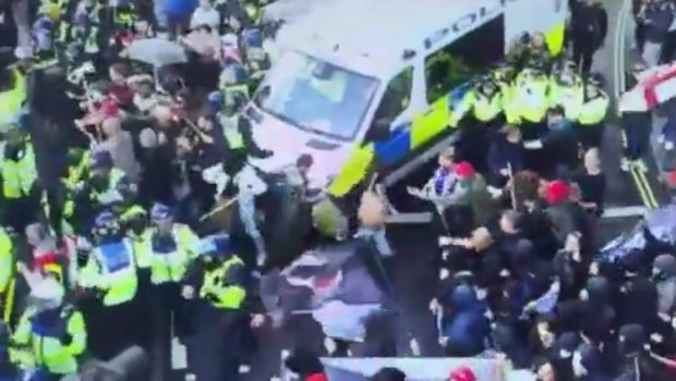 Londonda miqrasiya qanunlarına qarşı ETİRAZLAR başladı - VİDEO