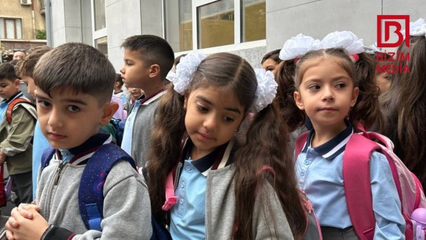 Birincilərin ilk zəng həyəcanı – FOTOREPORTAJ