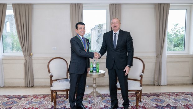 Prezident ICESCO-nun Baş direktorunu "Dostluq" ordeni ilə TƏLTİF ETDİ - FOTO