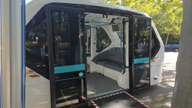 İlk sürücüsüz elektrik avtobusu sınaqdan keçirildi - FOTO