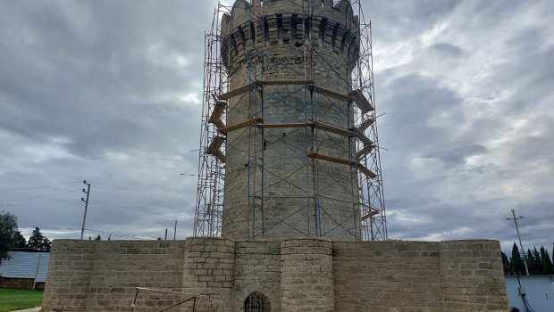 Kiçik Mərdəkan qəsrində bərpa işlərinə başlanıldı – FOTO
