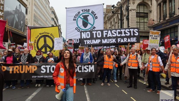 Londonda Trampın səfərinə qarşı ETİRAZ AKSİYASI keçirilir - FOTO
