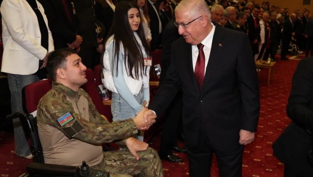 Yaşar Gülər azərbaycanlı qazilərlə görüşdü – FOTO