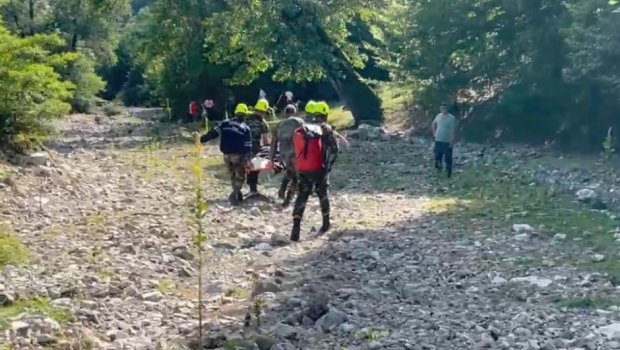 Dağda köməksiz qalan 3 nəfər xilas edildi