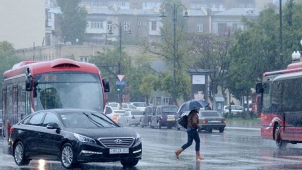 GÜNÜN HAVASI: Bakıya yağış, rayonlara qar yağacaq