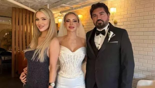 Tanınmış aparıcı özündən 20 yaş kiçik xanımla evləndi - FOTO