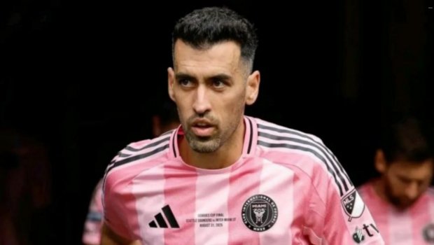 Məşhur futbolçu karyerasını BAŞA VURUR