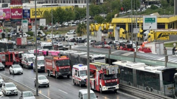 İstanbulda metrobus QƏZASI – VİDEO