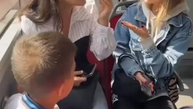 “Bakubus”da qızlar arasında əlbəyaxa DAVA – VİDEO