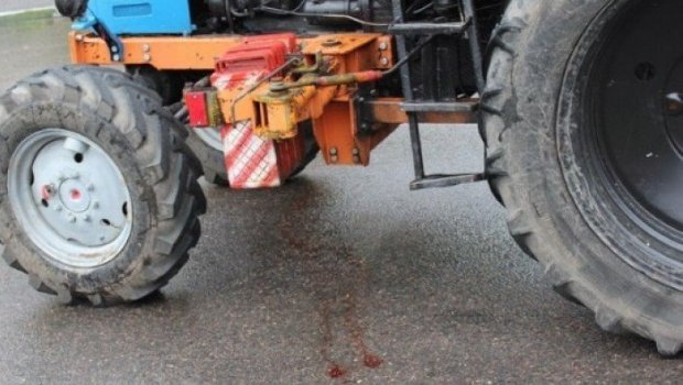 Yevlaxda AİLƏ FACİƏSİ: Ata 4 yaşlı oğlunu traktorla vurdu