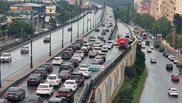 Babək prospektindəki qəzada sürücü dünyasını dəyişdi