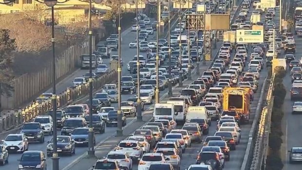 Bakıda avtomobillərin sayı REKORD HƏDDƏ – “Maşın bumu”nun sosial və ekoloji FƏSADLARI