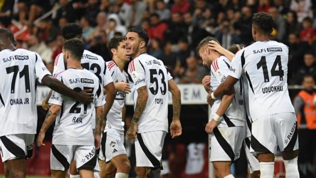 “Beşiktaş” böyükhesablı qələbə qazandı - VİDEO