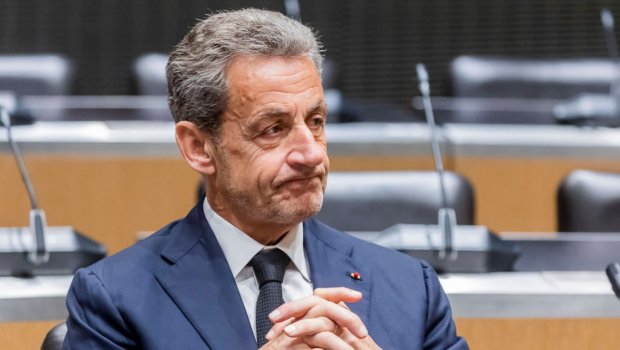 Sarkozi 5 il azadlıqdan MƏHRUM EDİLDİ