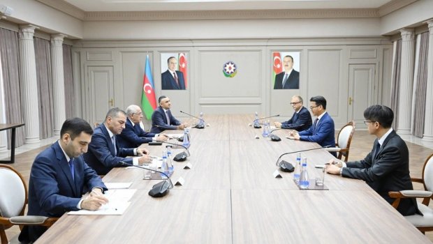 Əli Əsədov Beynəlxalq Konkisürmə Birliyinin prezidenti ilə görüşüb