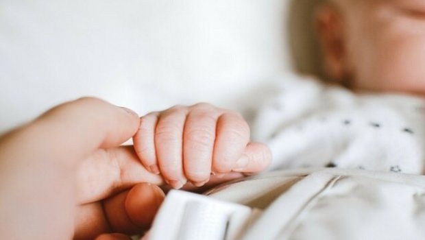 Zərdabda maşında dünyaya gələn körpənin SON DURUMU