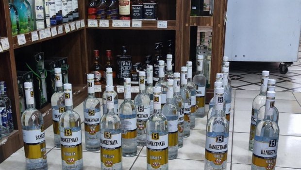 Marketdə saxta alkoqollu içkilər AŞKARLANDI - FOTO