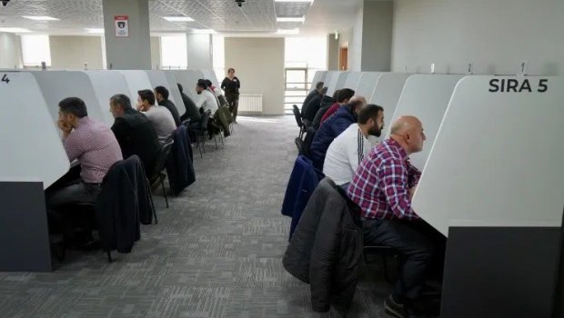 Sürücülər imtahan verdi