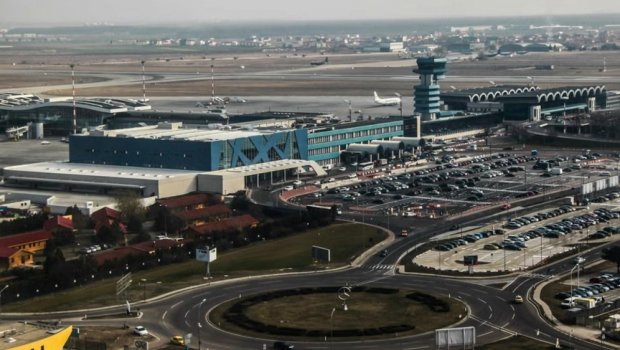“Turkish Airlines" aviaşirkətinin təyyarəsi Rumıniyada dronla üzləşib?