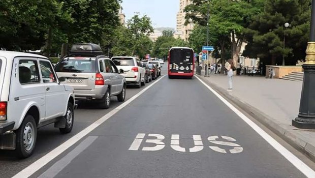 Məktəb avtobusları avtobus zolaqlarına daxil ola biləcəkmi?