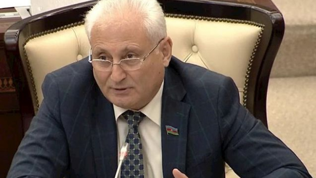 Deputat: “Bakıda tıxac problemi təsvir edildiyi qədər faciəvi deyil”