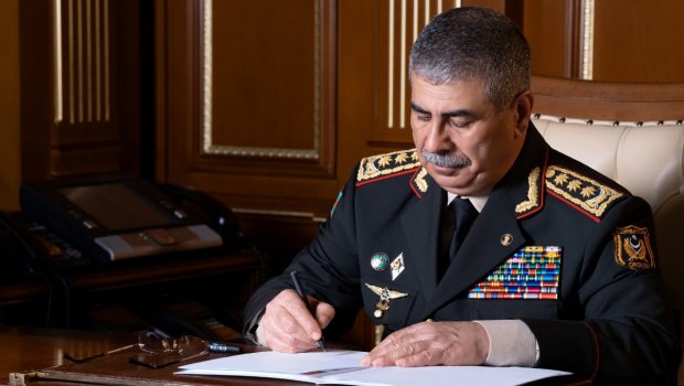 Müdafiə naziri Pakistan tərəfinə başsağlığı verdi