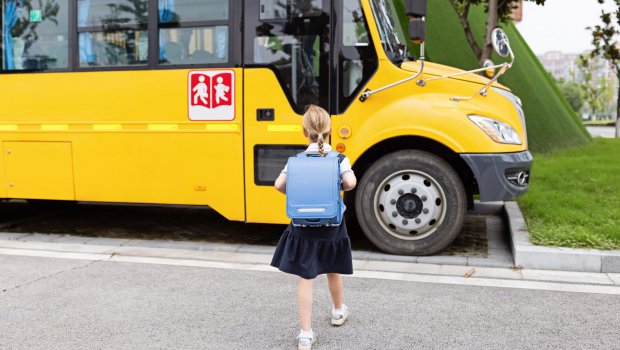Məktəb avtobusları zolağa daxil ola bilərmi? - AÇIQLAMA