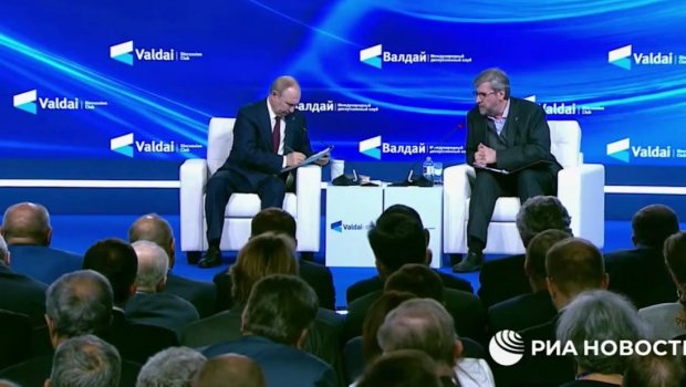 Putin ƏSƏBİLƏŞDİ: “Məni I Aleksandrla müqayisə etmək olmaz” - VİDEO