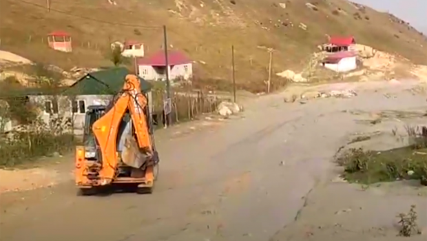 Lazanın yolu lil və palçıqdan təmizlənir – VİDEO