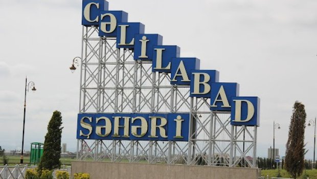 Cəlilabadda müəllimlər dərsə görə bir-birini YUMRUQLADI