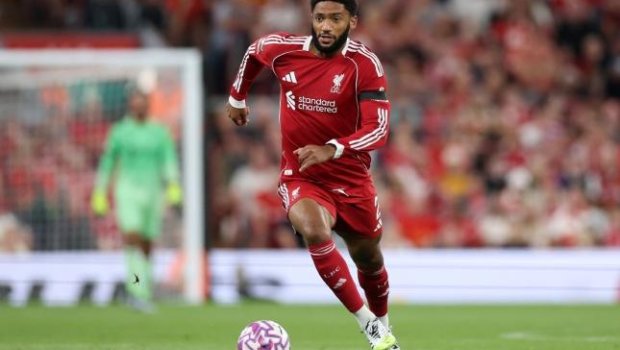 “Liverpul”un müdafiəçisi qış transferində komandadan GETMƏYƏCƏK