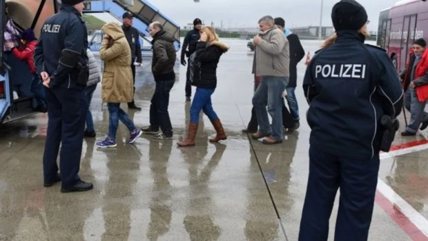 40 azərbaycanlı Almaniyadan deportasiya olundu