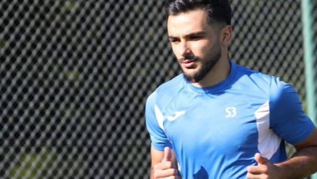 “Zirə”nin futbolçusu “Kəpəz”ə KEÇİR