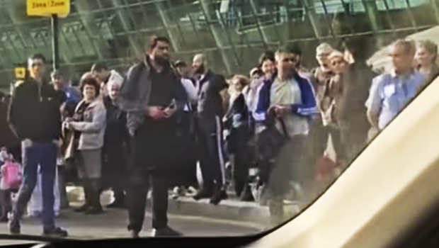 Aeroportda taksi dəyişikliyindən sonrakı vəziyyət – VİDEO