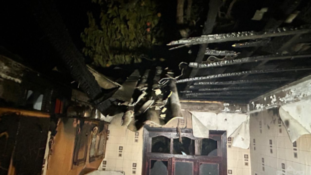 Göyçayda yeşik sexində başlayan yanğın iki evə keçdi