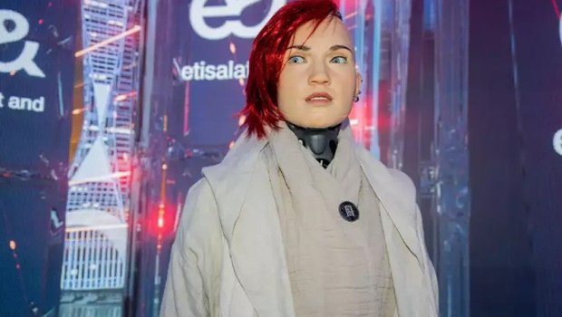 Robotlar insanlaşır: "Ameca" və "Nyra" - Təbii hərəkət, insana bənzər reaksiyalar