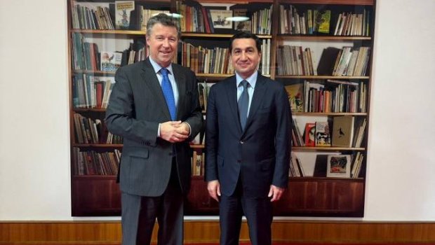 Hikmət Hacıyev Almaniya XİN-in Dövlət Katibi ilə görüşüb