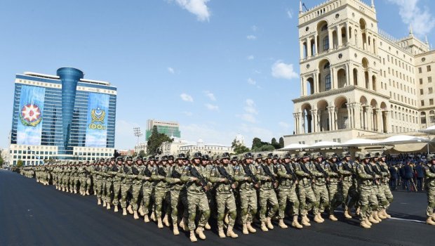 Bakıda Zəfər Gününə həsr olunmuş hərbi parada hazırlıq məşqləri KEÇİRİLİR
