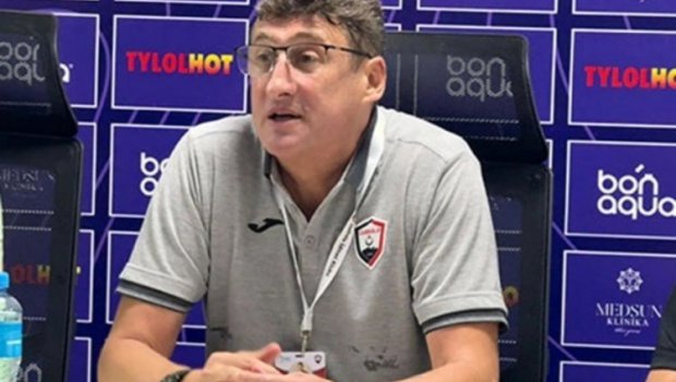 Kaxaber Tsxadadze: “Belə meydanlarda müasir futbol oynamaq çətindir”