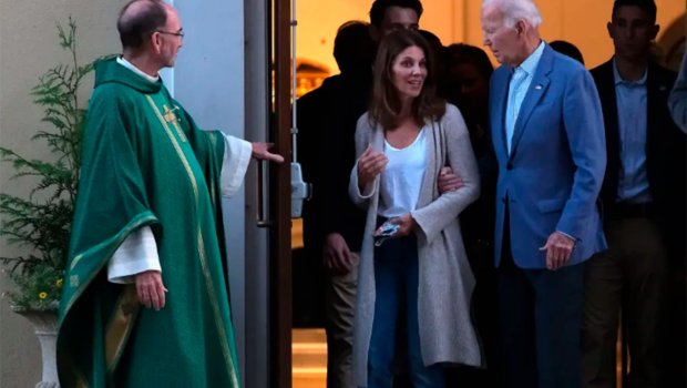 Müalicəyə başladıqdan sonra ilk dəfə göründü - FOTO