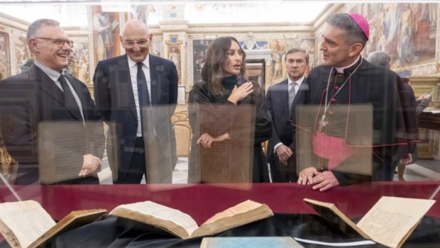 İtaliya mətbuatı Mehriban Əliyevanın Vatikana rəsmi səfərini geniş işıqlandırdı – FOTO