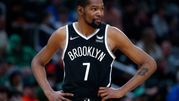 NBA tarixinin ən çox qazanan oyunçusu oldu