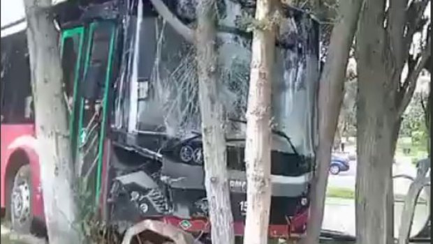 Paytaxtda AĞIR QƏZA – “Bakubus” bulvara girdi – VİDEO