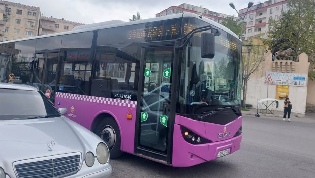 Sumqayıtda marşrut avtobusu ilə minik avtomobili toqquşdu