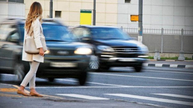 Bakıda maşın 52 yaşlı qadını vuraraq öldürdü