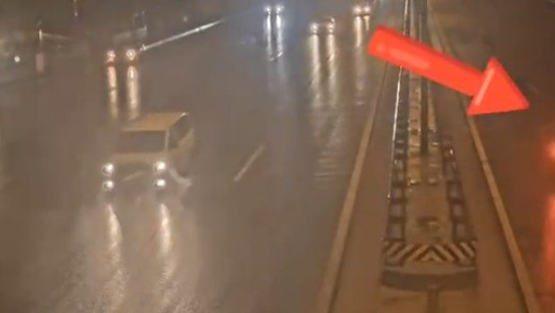 Bakıda piyada iki maşının altında qaldı - DƏHŞƏTLİ GÖRÜNTÜLƏR