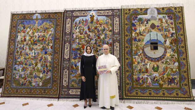 Mehriban Əliyevanın Roma Papası ilə görüşündə bu sənət əsəri təqdim olunub – FOTO