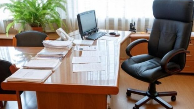 Daha bir məktəb direktoru işdən çıxarıldı