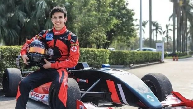 Keçmiş Formula-1 pilotu atasını öldürdü